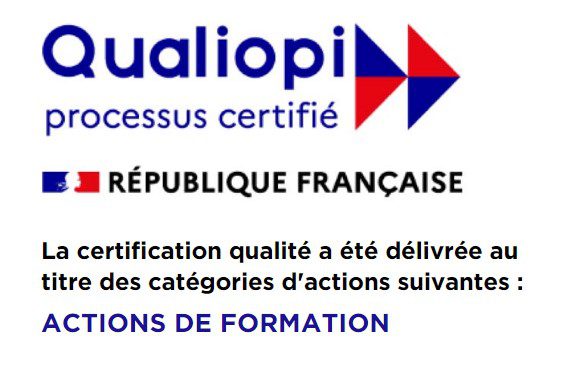 Le logo Qualiopi qui symbolise la qualité de l'organisation et la reconnaissance officielle des actions de formation, la flèche pointant vers la droite suggère un mouvement vers le progrès et l'amélioration continue